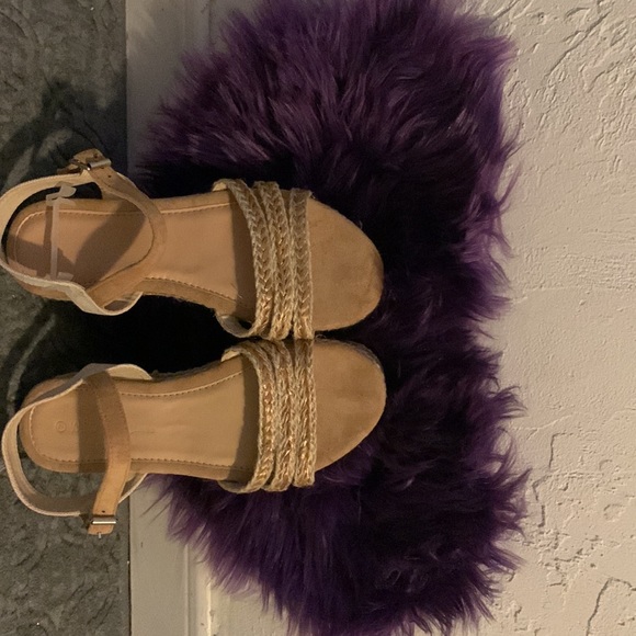 Sandals - Picture 3 of 3